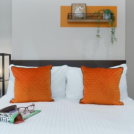 Apartment Three - Free Private Car Park - Sleeps 6 - 3 Shower Rooms - By Ocean City Retreats プリマス エクステリア 写真