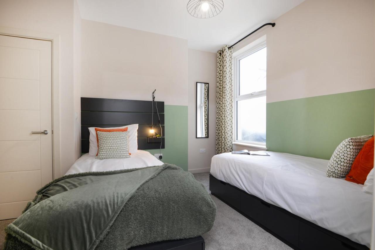 Apartment Three - Free Private Car Park - Sleeps 6 - 3 Shower Rooms - By Ocean City Retreats プリマス エクステリア 写真