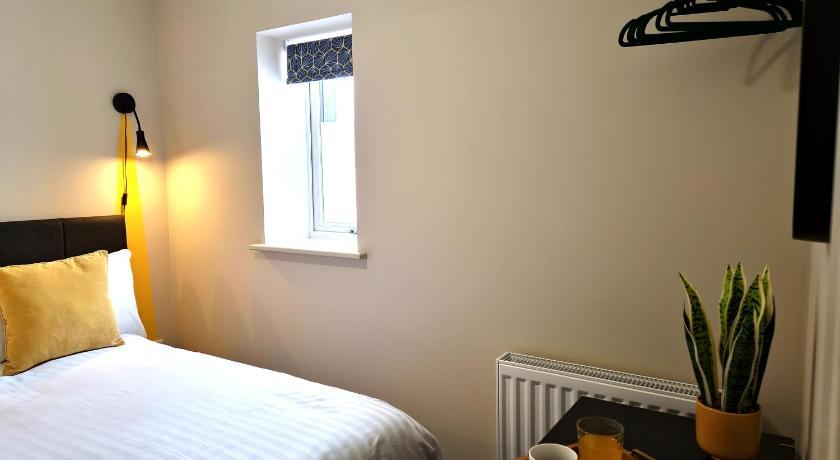Apartment Three - Free Private Car Park - Sleeps 6 - 3 Shower Rooms - By Ocean City Retreats プリマス エクステリア 写真